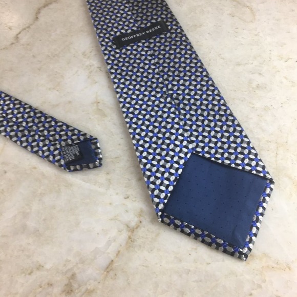 GEOFFREY BEENE SILK TIE - Picture 7 of 13